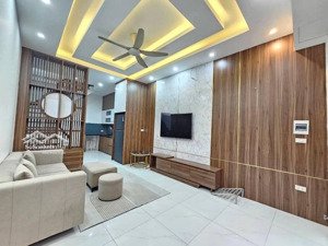 bán nhà việt hưng,gần 40m, lô góc,hai thoáng, phun nội thất,chỉ 8.2 tỷ