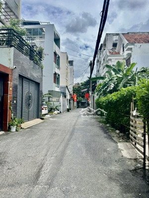 nhà mới bán 3pn lê thúc hoạch dt 4x13 nhỉnh 5 tỷ