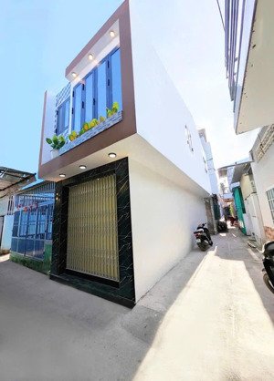 bán nhà tttp nha trang căn góc 2 tầng hẻm phan đình giót