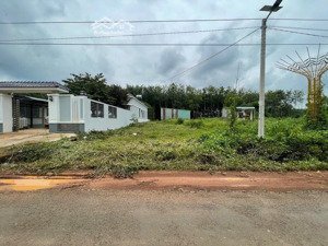 ngộp - bán nhanh lô đất mặt tiền đường liên xã 32m ngay trường tiểu học đồng tiến giá 400tr