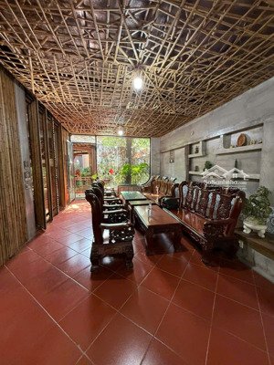 biệt thự sân vườn nghỉ dưỡng mt bờ sông siêu hiếm. gần chợ cầu đồng, hơn 400m2 giá rẻ nhất khu vực