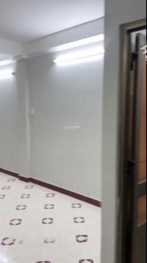 cần bán gấp căn hộ lô c3, mặt tiền đường tân vĩnh phường 6, quận 4, tphcm