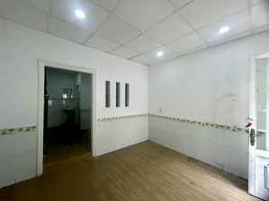 nhà 2 tầng sát mặt tiền quốc lộ 13 hbp, sổ vuông đẹp full thổ cư, cam kết không quy hoạch.