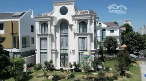 siêu villa phú mỹ hưng góc 3 mặt tiền cực vip, dt370m2 nhà siêu đẹp cho giới thượng lưu bán 160 tỷ