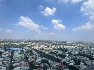 căn 2pn 68m2 tầng cao view đẹp giảm mạnh 400 triệu sổ hồng sẵn bán gấp happy one central 