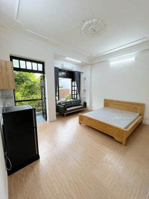 studio ban công full nội thất ở lý thường kiệt