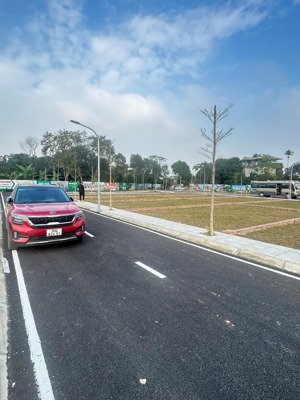 bán lô đất 100m² full thổ cư, xây trọ ngay, gần cầu vai réo phú cát, hòa lạc giá chỉ 30tr/m²