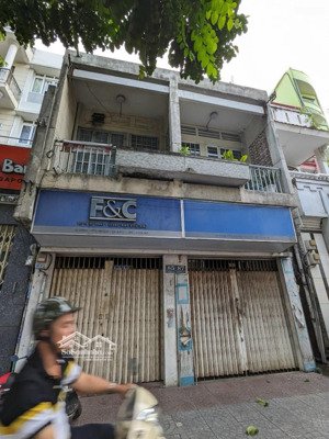 hạ giá rẻ,chủ cần bán gấp nhà mặt tiền đường đinh tiên hoàng p.đakao quận 1.dt:6x15m2 giá 37 tỷ.