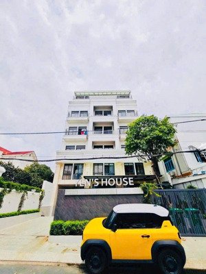 nguồn kín bán gấp. mt ngay hai bà trưng. 4.5 x 16m. hđt: 75tr. giá 32 tỷ.