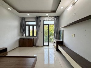 cho thuê phòng ban công 30m2 quận bình thạnh gần đại học văn lang
