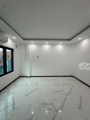bán nhà phố lò đúc quận hai bà trưng diện tích: 30m2 kết cấu: 5 tầng, có thang máy