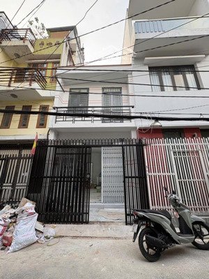 bán nhà 1 lầu 2 mặt tiền hẻm 5m thông 1/ lê văn quới 4x14m giá 5.98 tỷ tl