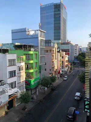 bán mt võ văn tần, q3. dt: 4.5x18m, hầm, 7tầng. bán 65 tỷ. khu kinh doanh sầm uất, lh: 