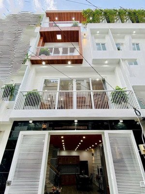 bán gấp nhà lâm văn bền-quận 7 diện tích 77m2 giá 3tỷ8 gần thcs nguyễn hữu thọ đang cho thuê 20tr