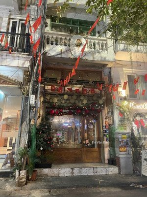 cho thuê mặt phố hàng buồm, 65m x 2 tầng, mt 3m, giá thuê 60 triệu, ưu tiên cửa hàng , spa