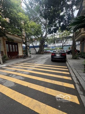 phân lô vỉa hè rộng ô tô tránh nhà đẹp long biên 14 tỷ về ở ngay vị trí đắc địa