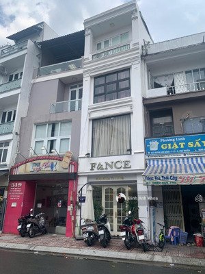 siêu phẩm vị trí đẹp giá rẻ - nhà mặt tiền đường huỳnh văn bánh phú nhuận (3,5x11m2) giá 10 tỷ