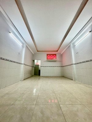 hót các tình yêu ơi nhà đường chiến lược 3 lầu 3pn & 3wc chỏ 2.6 tủ