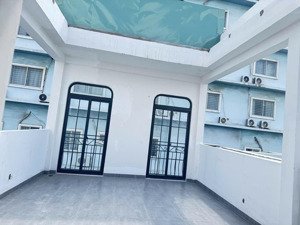 siêu hot linh đông thủ đức - chdv 5 tầng có thang máy. dòng tiền tốt..