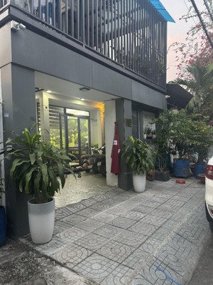 bán nhà riêng chính chủ tại trung tâm q12.
hoa có hồng 2% cho người giới thiệu thành công