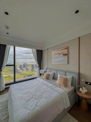 cần bán nhanh căn góc view đẹp 2 phòng ngủ eaton park giá 9.9 tỷ, lh chính chủ 