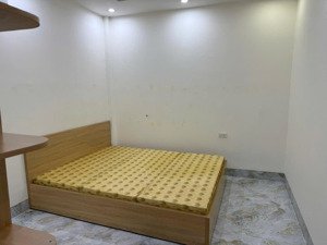 cho thuê căn hộ cao cấp gần hồ tây, quận tây hồ, dt sử dụng 68 m, một pn , bếp, khách, tầng đẹp