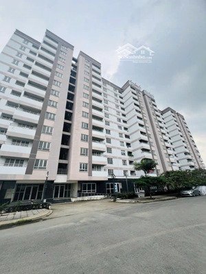 nhà khu phân lô đường 11m gần chợ sổ vuông vức