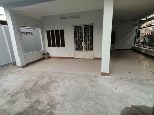 bán đất tặng nhà cấp 4 hệ số xây dựng cao gần vạn phúc ngang 8 đường xe tải view sông thủ đức