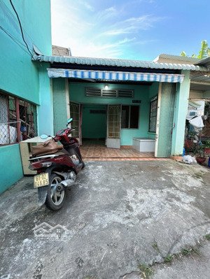 bán nhà cấp 4 nở hậu giá rẻ ngay trung tâm p. dĩ an