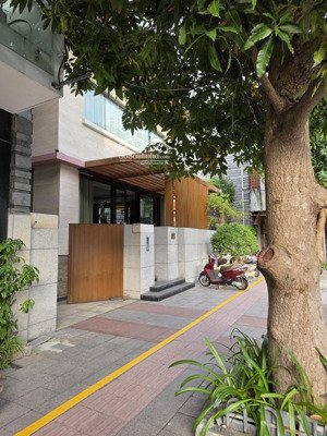 cần bán trần quốc toản (hàng kín, hải châu) 24 tỷ