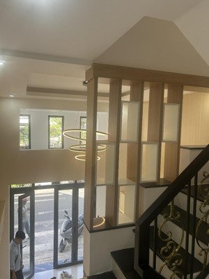 chỉ 7.7 tỷ - có ngay nhà 4 tầng 4pn -4wc mặt tiền đường 12m quận 7