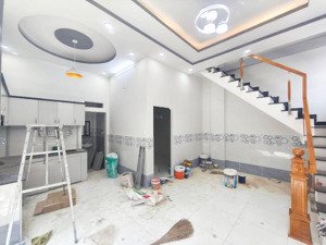 nhà 2 tầng, ngang 7.5m, mặt tiền thụt kênh nước đen, hẻm xe hơi thông, shr giá nhỉnh 4 tỷ