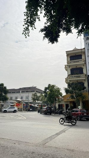 bán nhà khu vip nguyễn sơn, 51m2, 2 mặt thoáng, 11.8 tỷ ở đẳng cấp