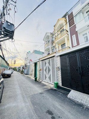 lô góc đẹp 69m2 mặt tiền 652 quốc lộ 13, hiệp bình phước, thủ đức - lh e hợp