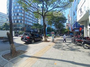 phố duy tân | 1 nhà ra phố | oto tránh | siêu điểm văn phòng | 61m | 5 tầng | 20.9 tỷ | dân xây