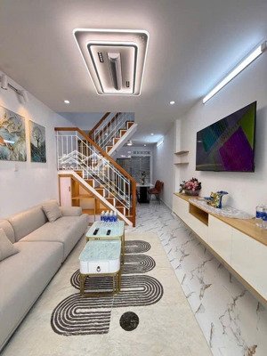 bán nhà hẻm xe hơi, gần sân bay t3 và trường đại học, 40m2 , giá chỉ 4,5tỷ, phạm văn bạch, tân bình