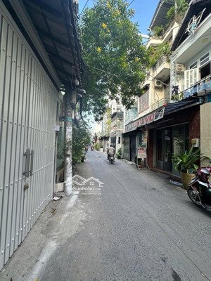 nhà hẻm xe hơi ,đường tám danh, quan 8 ,diện tích 72 m 2 ,4 tầng giá 5,9 tỷ cách mặt tiền 50 m