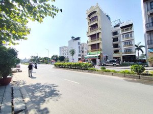 nhà 3 tầng mặt đường đông khê 2 - cổng đại học y, vị trí cực đẹp , giá rẻ