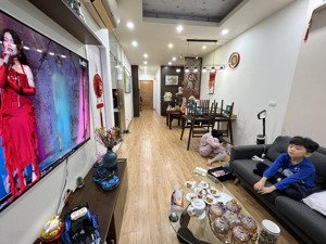 [giá tốt] tôi cho thuê căn góc 2 ngủ, dt 80m, tầng đẹp, nhà thoáng giá 12tr/tháng tại golden west