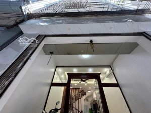 bán nhà thịnh hào dt 47m 7t 4,3mmt nhà đẹp,ngõ thông,7 tầng nội thất đẹp,ở ngay