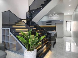 nhà 2 tầng mới cứng, về ở ngay tuyến 2 đường liên xã phong cầu, đại đồng vị trí đẹp