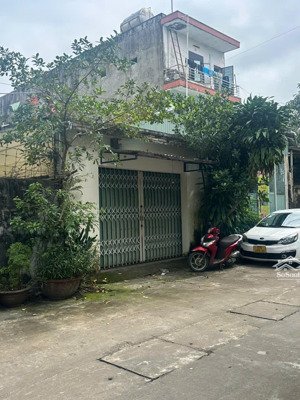 đất kiệt 3 ô tô tránh nhau giá nhô 3 tỷ siêu rẻ tặng nhà cấp 4 đang cho thuê. kiệt ô tô lướt 7,5m