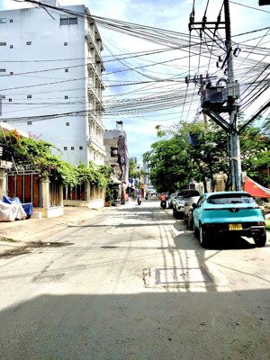 bán nhà quận 7_lâm văn bền_80m2+2tầng;mới ở ngay;đường nhựa 8m;ô tô đỗ cửa;shr vuông vức;nhỉnh 8tỷ.