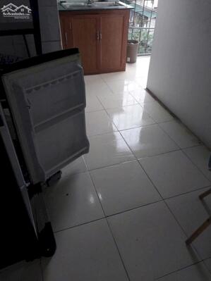 Cho thuê căn hộ tập thể tầng 5, 13 Khuất Duy Tiến 90m², gồm 3 phòng ngủ, 2 WC 8 triệu