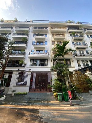 cho thuê lk hc golden city - hồng tiến - long biên. 100m2 x 6 tầng, mt: 6m. chia phòng, thang máy.