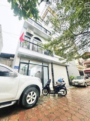 siêu phẩm phúc lợi, long biên, dt 62m x 4 tầng gara ô tô, vỉa hè ô tô tránh, kinh doanh