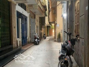 bán đất hai bà trưng (cũ) , đường bạch đằng , lô góc 2 mặt ngõ 3 gác tránh , 200m ra phố chính