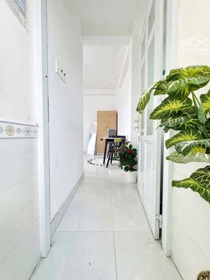 cho thuê studio ban công full nội thất