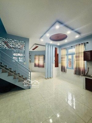 bán nhà kề bà hom nối dài 6.6x10m 2 tầng xe hơi tới nhà nhỉnh 5tỷ