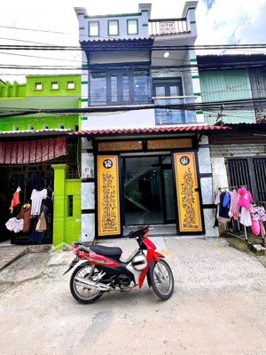 nhà đẹp 4*13m 2/liên ấp 2-6 3pn 2wc hẻm 8m thông buôn bán lh xem nhà